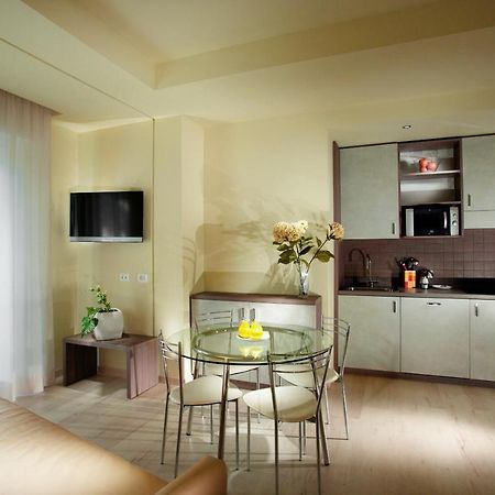 Residence Elisabetta Cesenatico Buitenkant foto